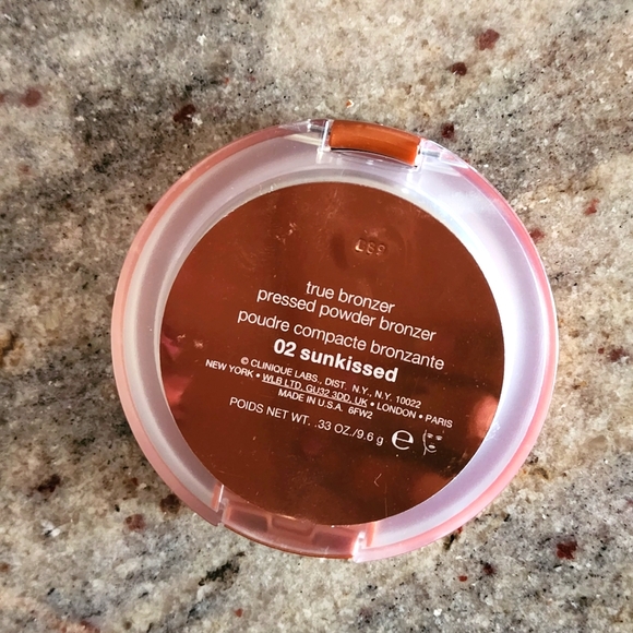 Clinique ☆ True Bronze Pressed Powder Bronzer - Picture 8 of 10